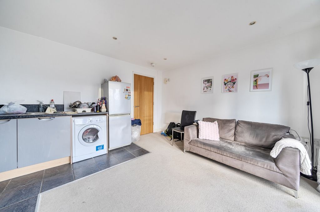 Property photo 2 of 7 1397102-4-6966686...