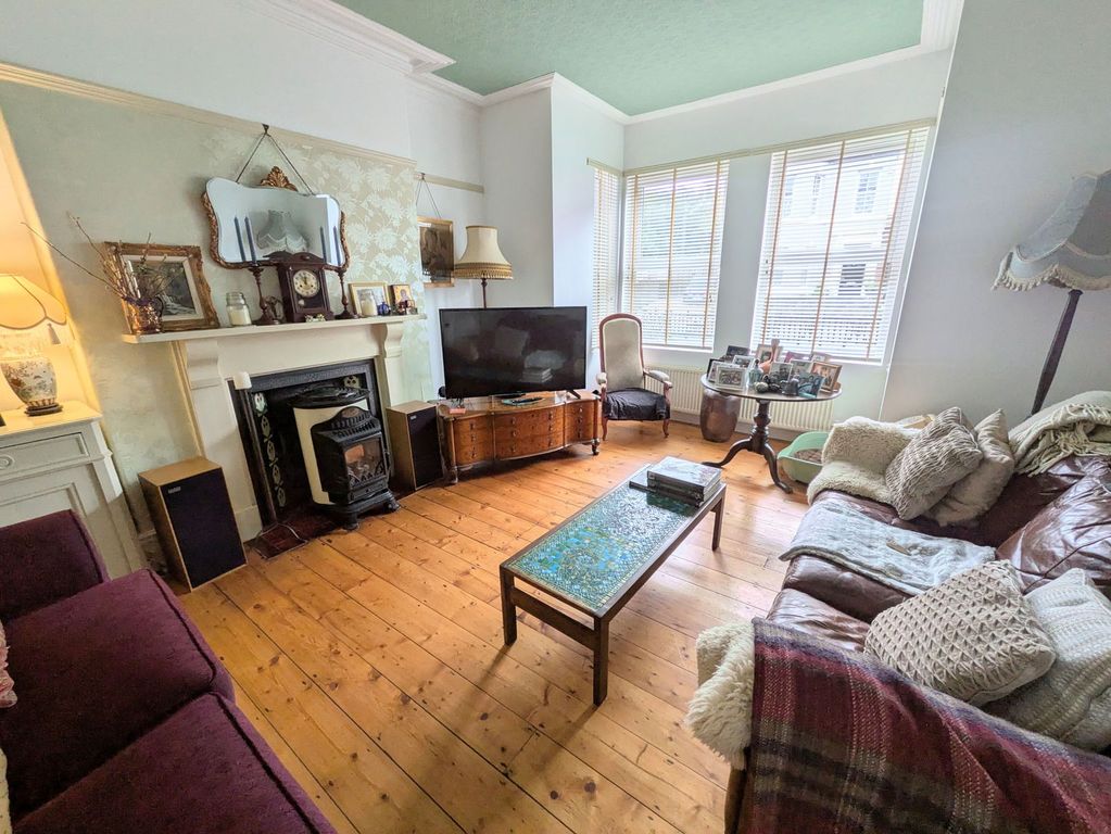 Property photo 2 of 26