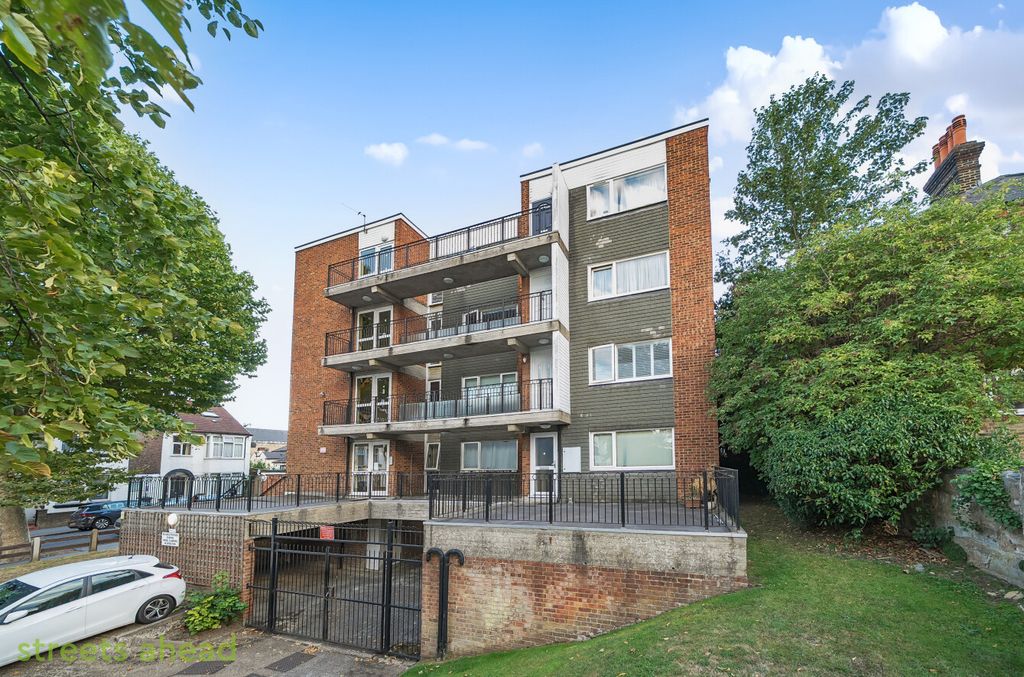 Property photo 2 of 16 4E894c7A-E37A-484...