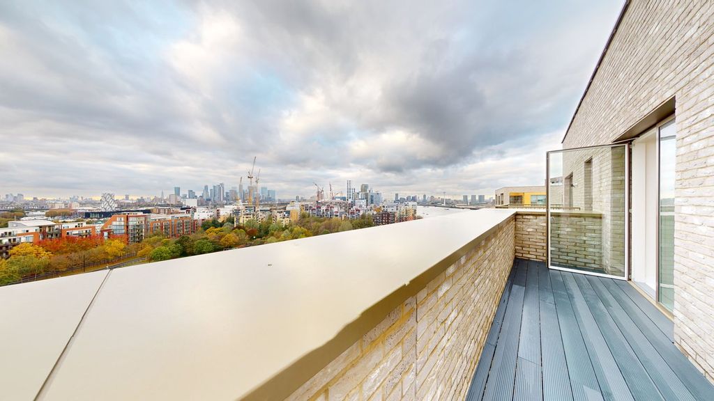 Property photo 2 of 8