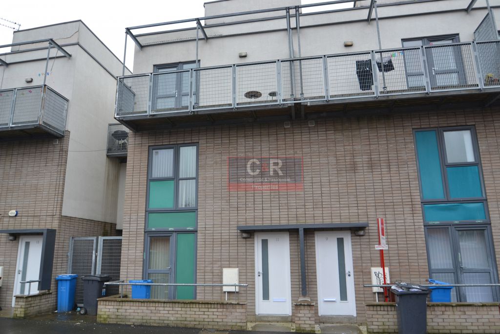 Property photo 1 of 14 3 Bedroom Town House For Rent