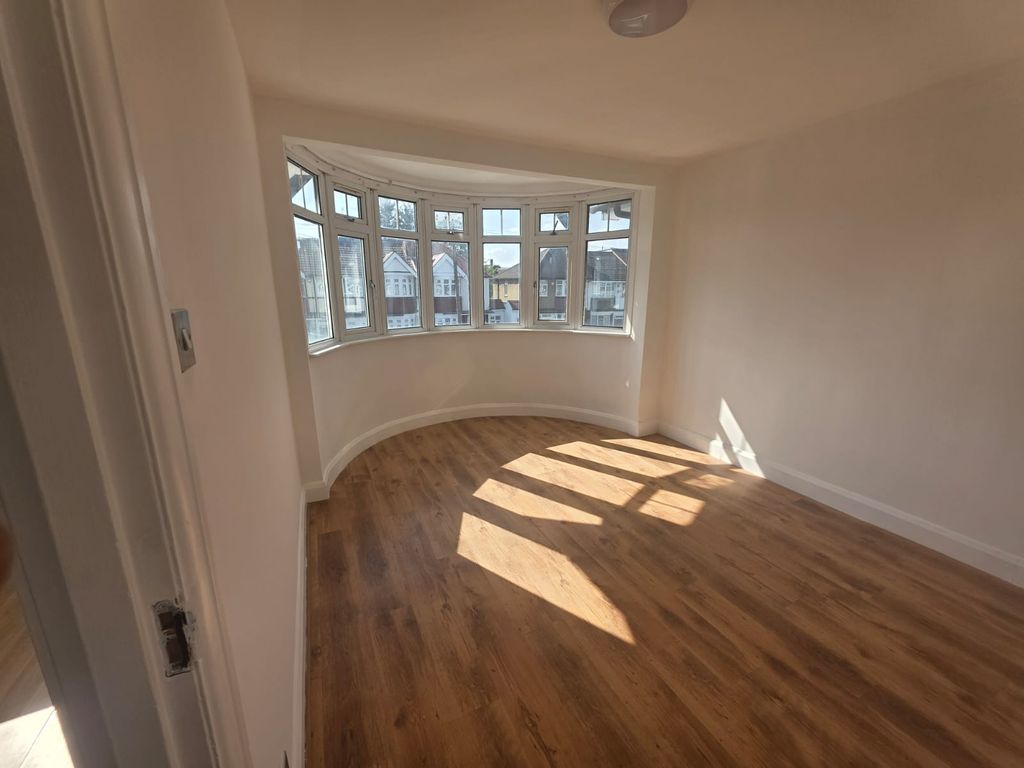 Property photo 3 of 21 Gallery