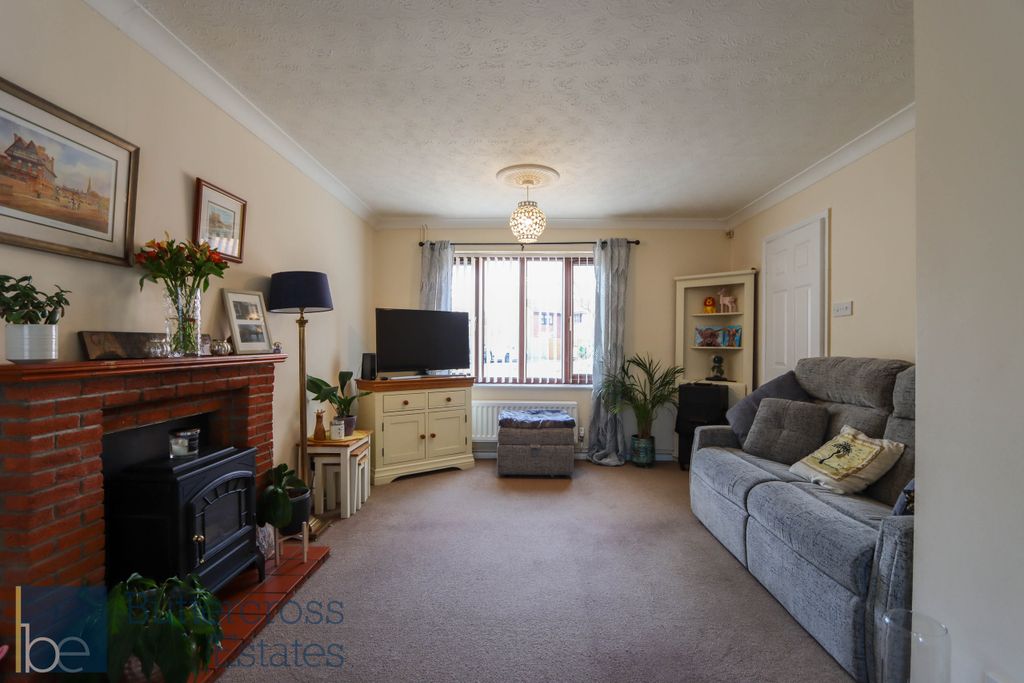 Property photo 3 of 15 Living Room