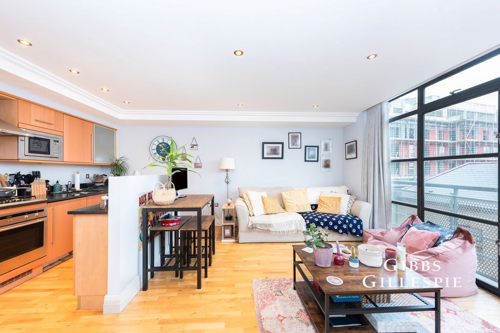 Property photo 3 of 10 Photo