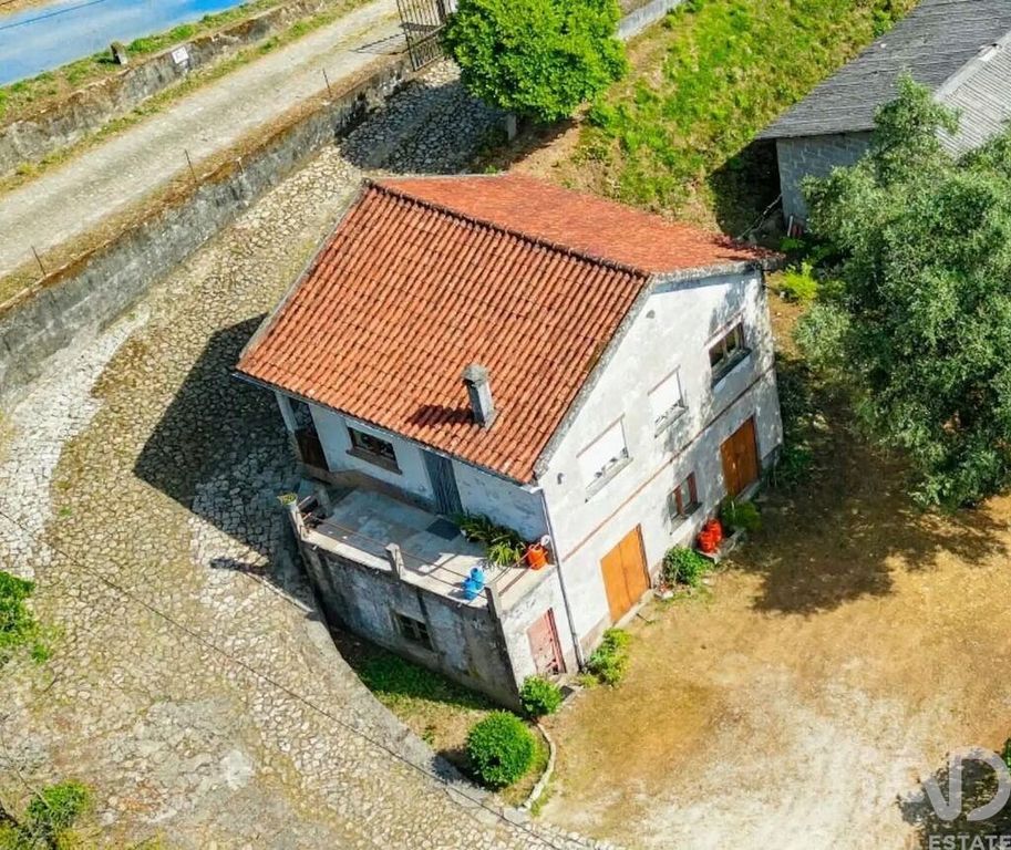 Property photo 3 of 40