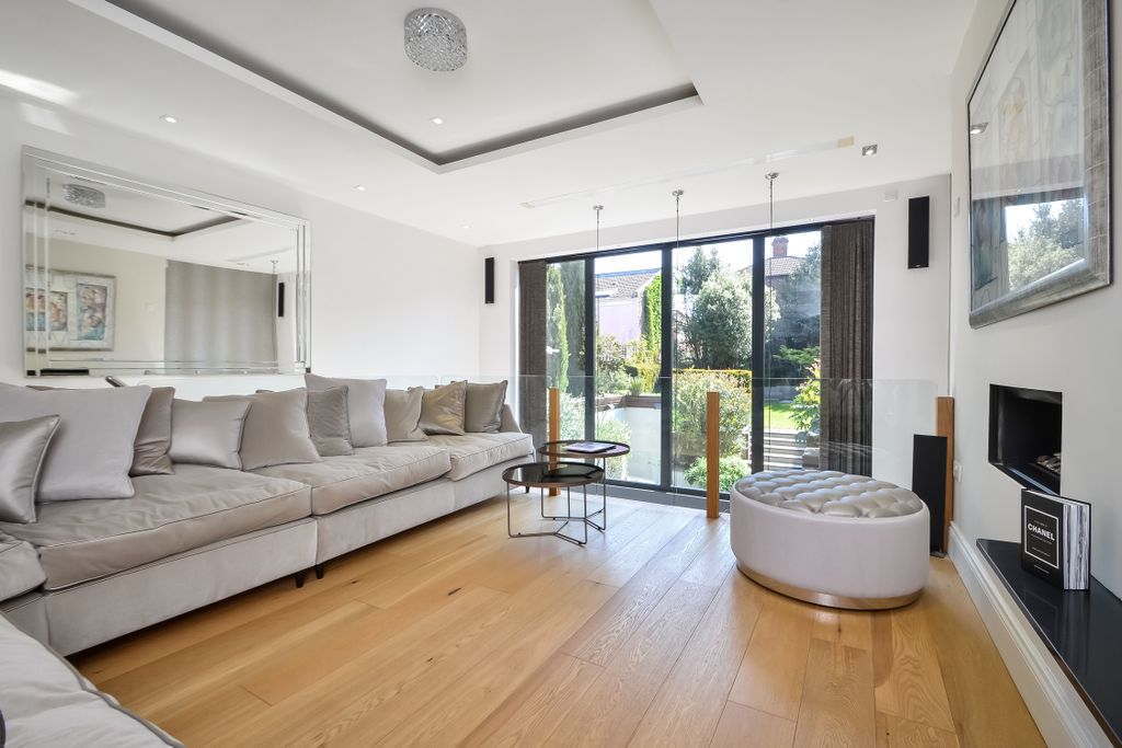 Property photo 3 of 20 Dsc_6213