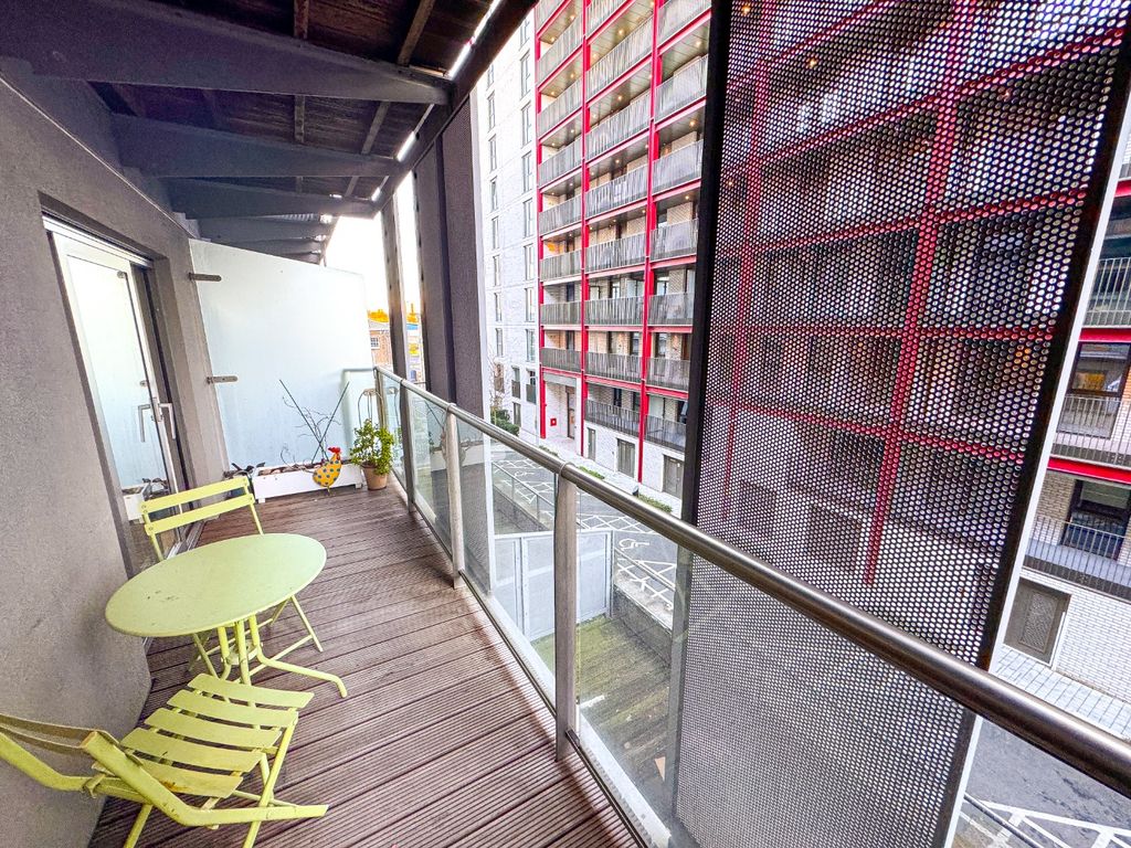 Property photo 2 of 19 4684194