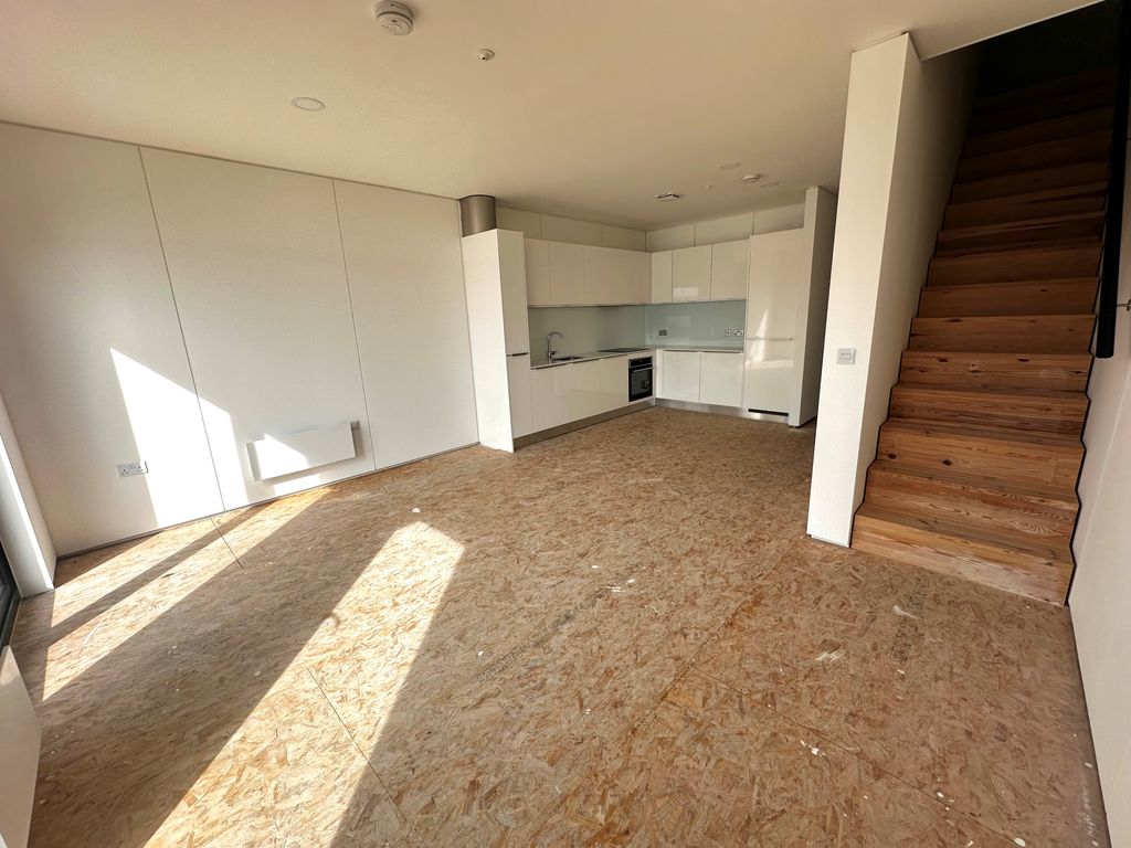 Property photo 2 of 19 Kitchen