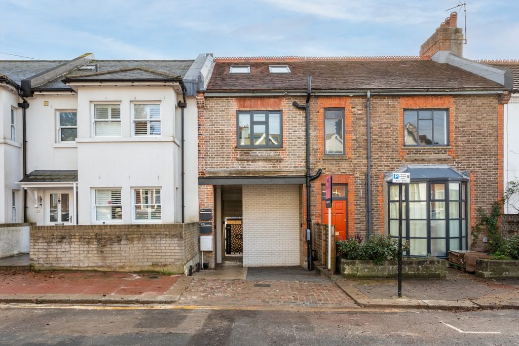 Property photo 1 of 44 4643020