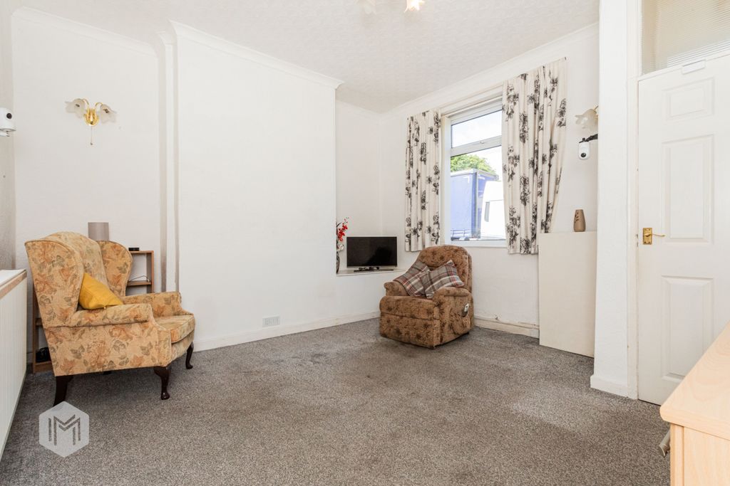 Property photo 2 of 17 Picture No. 02