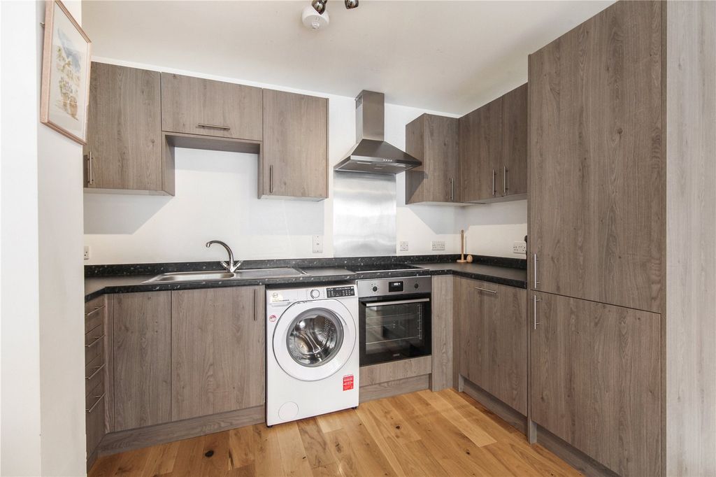 Property photo 3 of 9 Picture No. 06