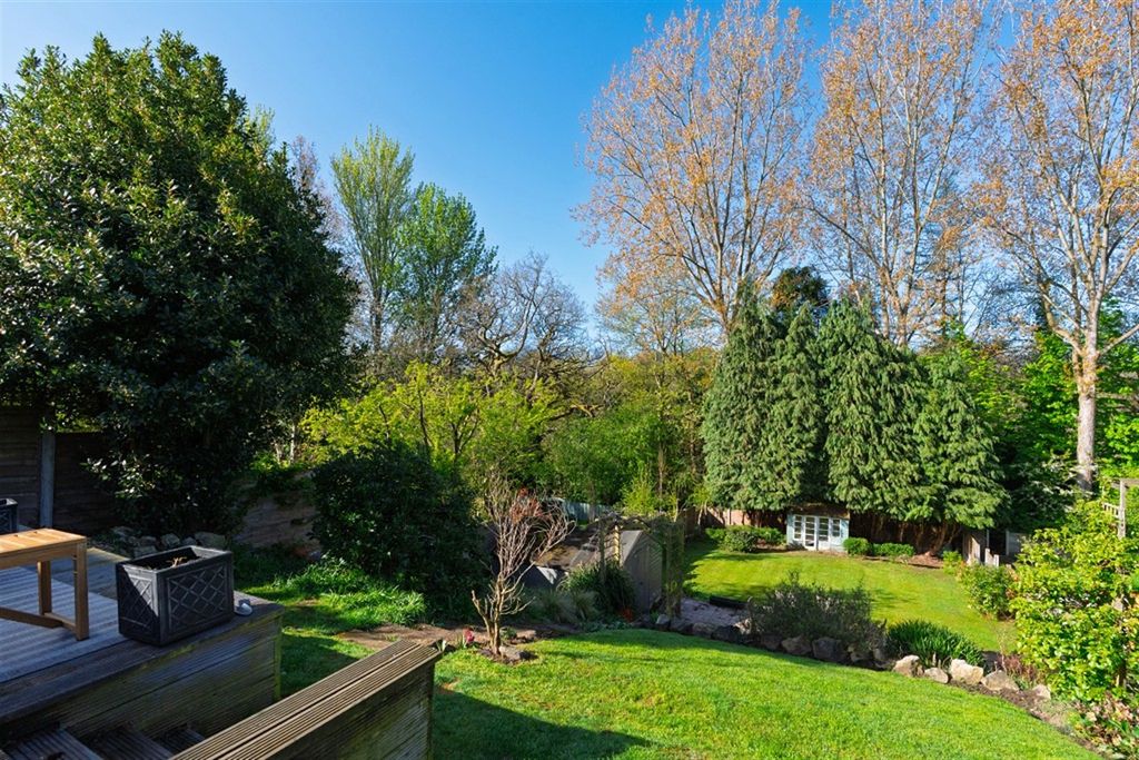 Property photo 3 of 31 Garden