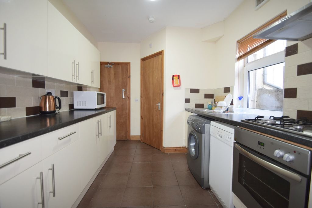 Property photo 2 of 11 Photo 7