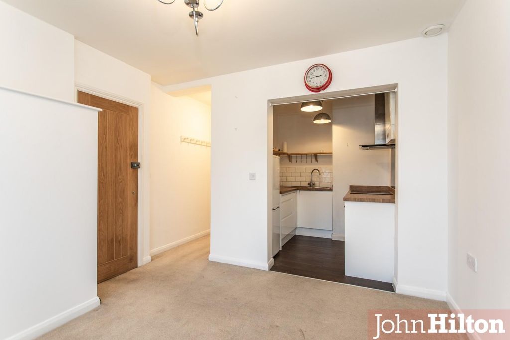 Property photo 3 of 10 Coombe Terrace-10.Jpg