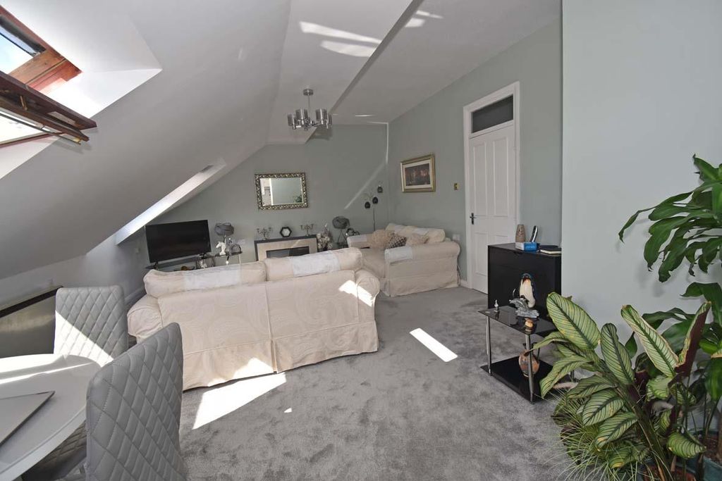 Property photo 3 of 7 Ho Living Room.Jpg
