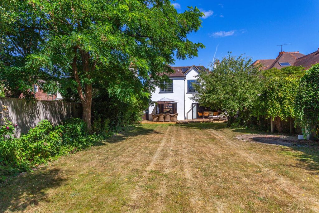 Property photo 2 of 21