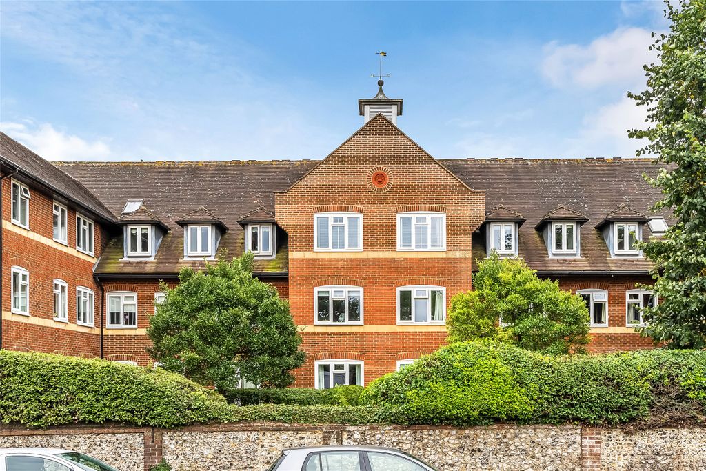 Property photo 2 of 9 Picture No. 12