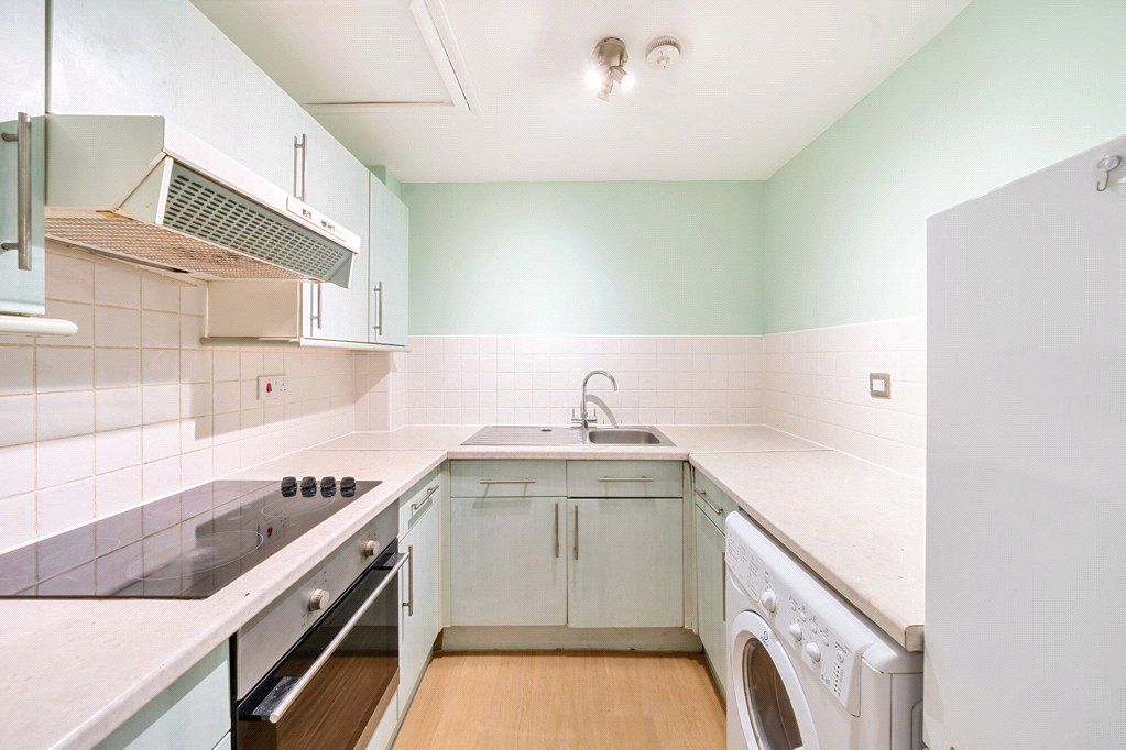 Property photo 3 of 18 Kitchen
