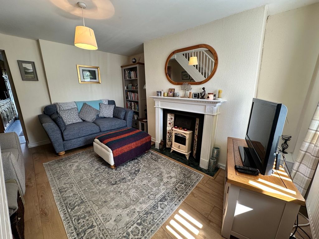 Property photo 2 of 13