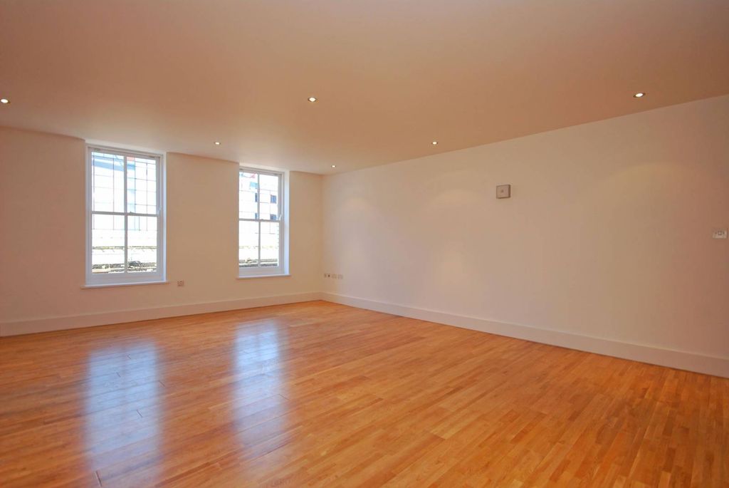 Property photo 3 of 3