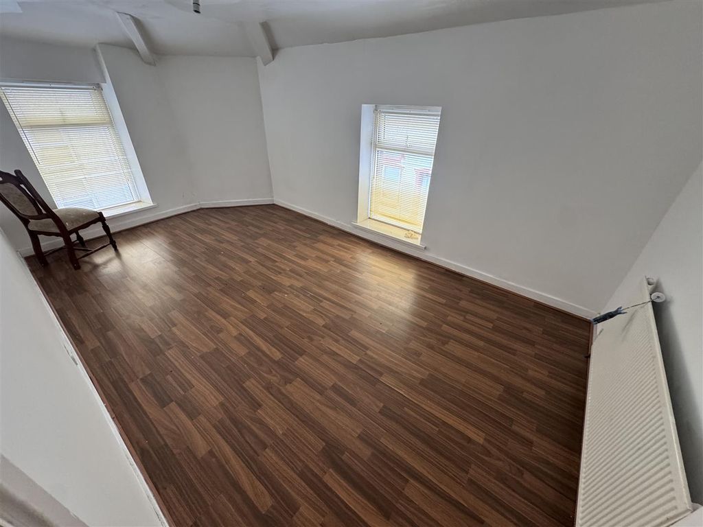 Property photo 2 of 16 Tempimagercn5Cv.Jpg