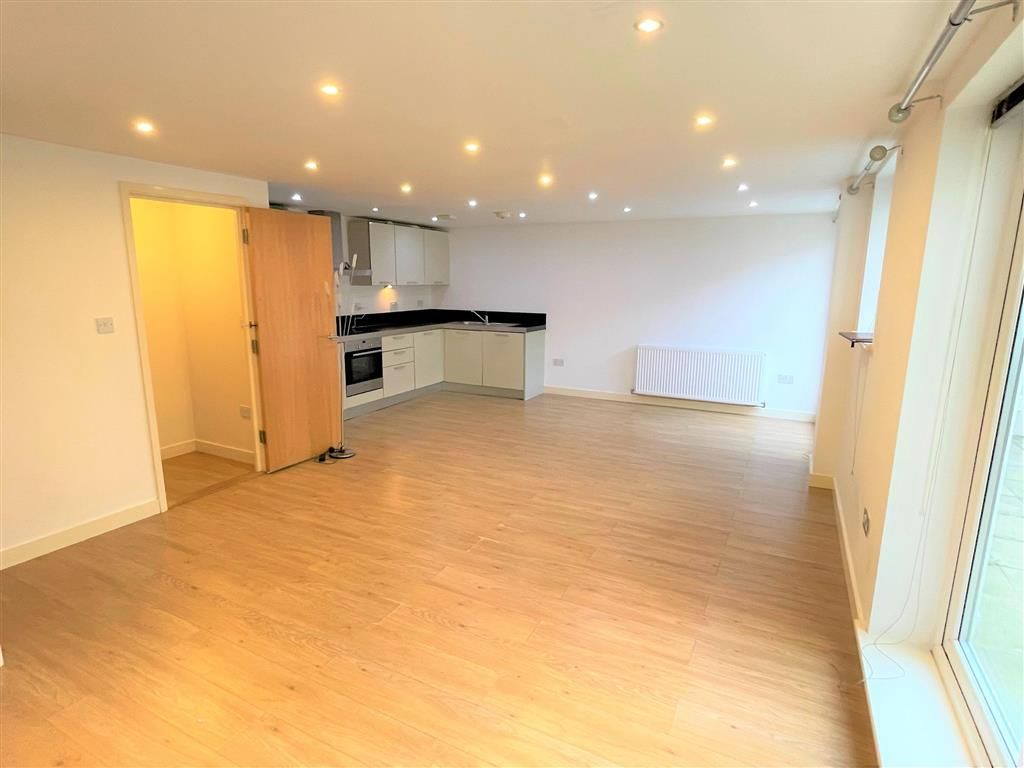 Property photo 3 of 7 Lounge/Kitchen