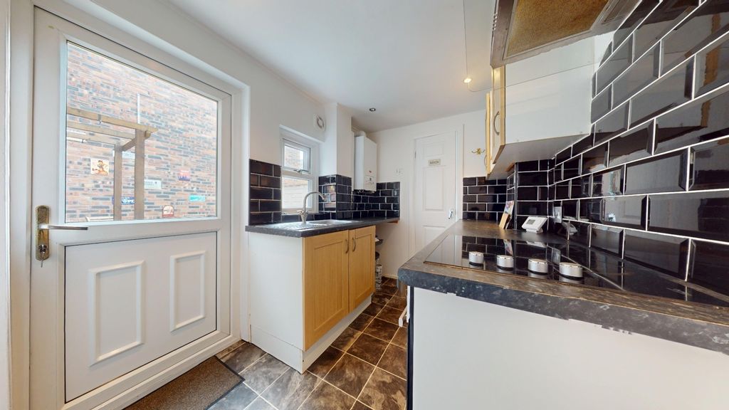 Property photo 3 of 20 4898864