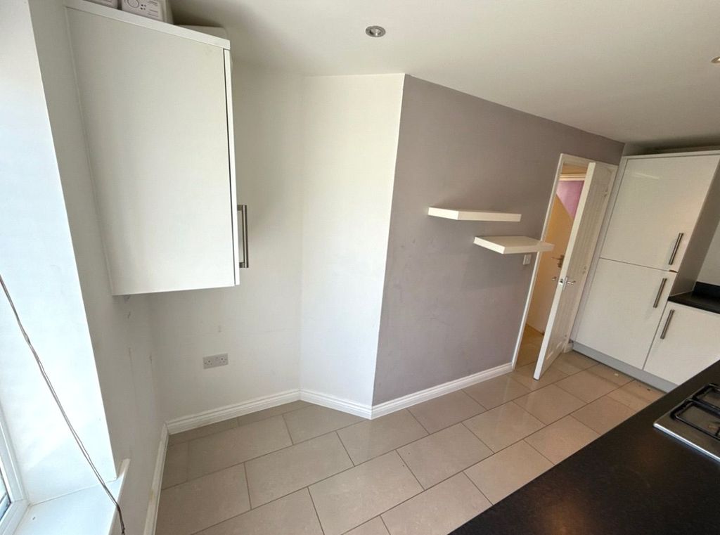 Property photo 3 of 24 Picture No. 13
