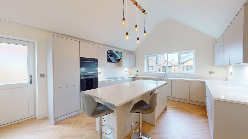 Property photo 3 of 21 3029634