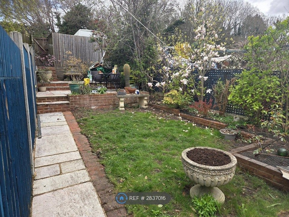 Property photo 1 of 13 Garden Lawn