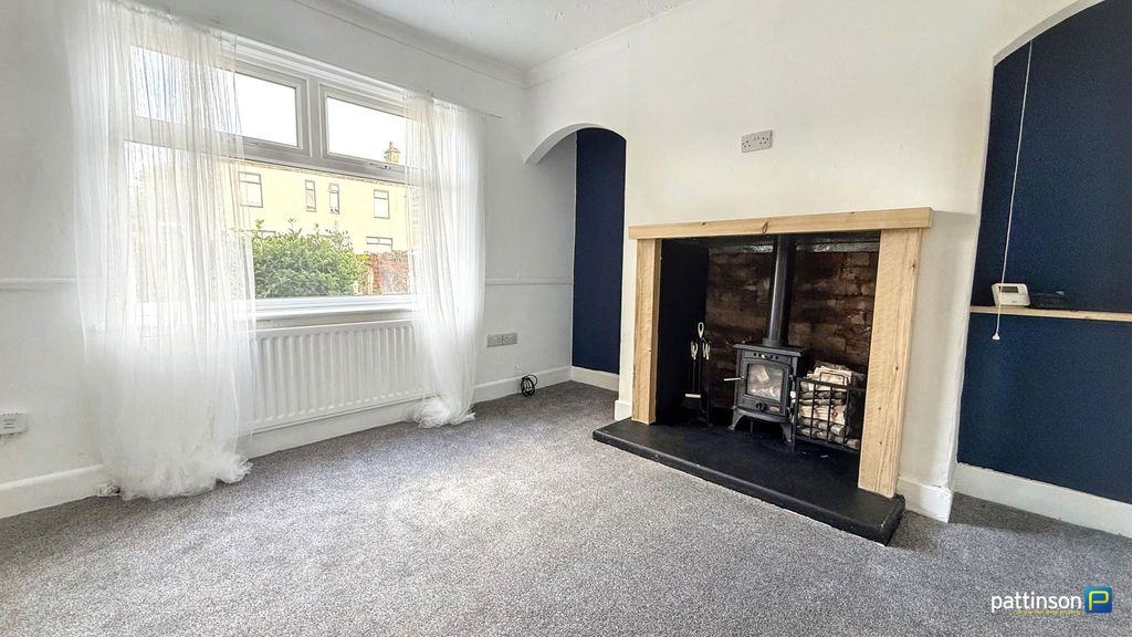 Property photo 2 of 18