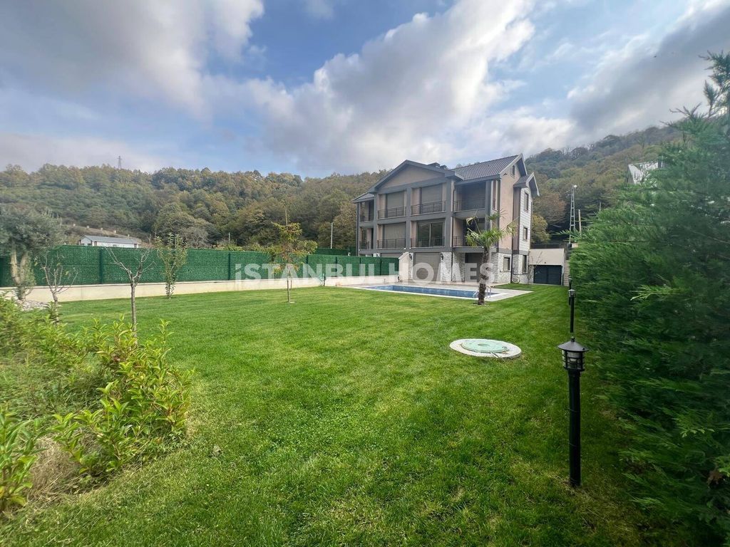 Property photo 1 of 24