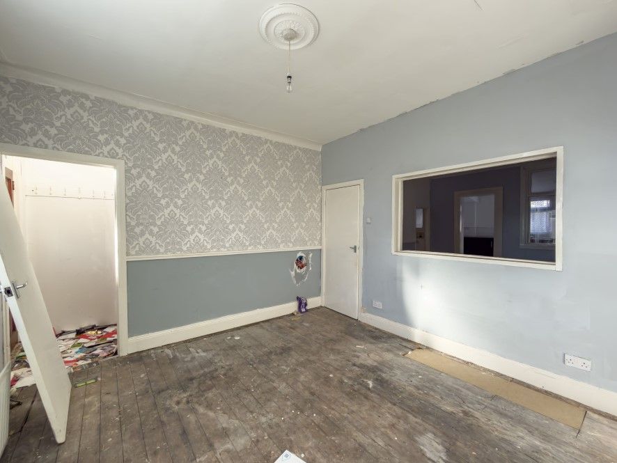Property photo 3 of 32