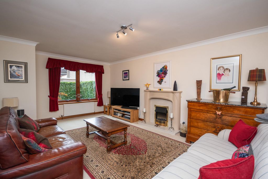 Property photo 2 of 41
