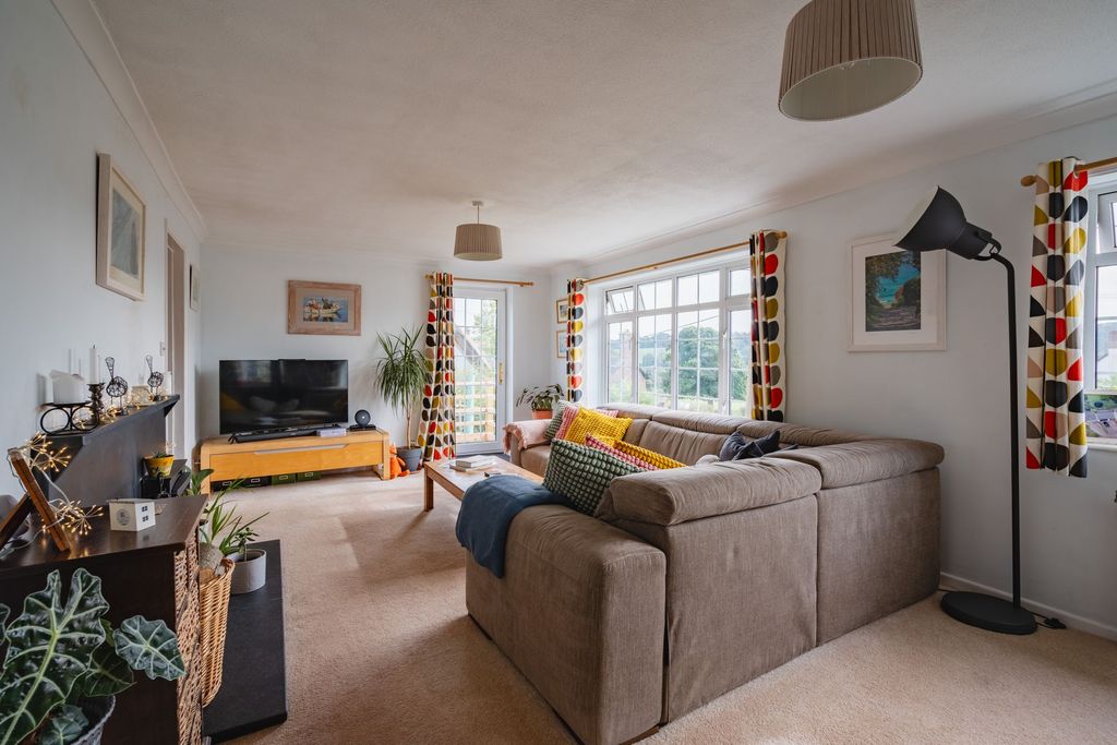Property photo 2 of 30