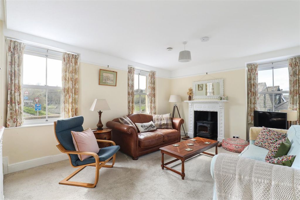 Property photo 3 of 25 Ph1_6480564.Jpg