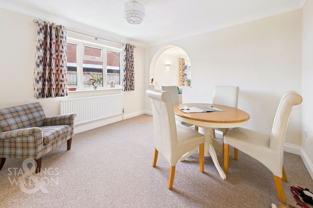 Property photo 3 of 18