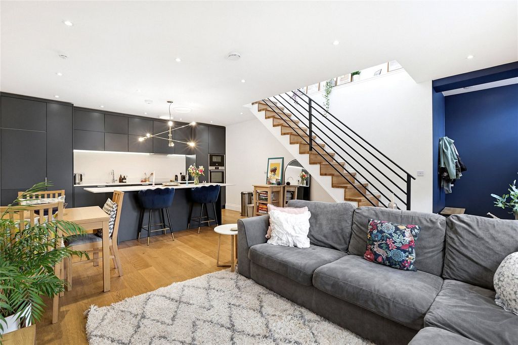Property photo 2 of 13 Reception