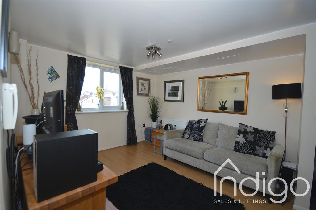 Property photo 2 of 6 2018-03-08 15.07.12.Jpg