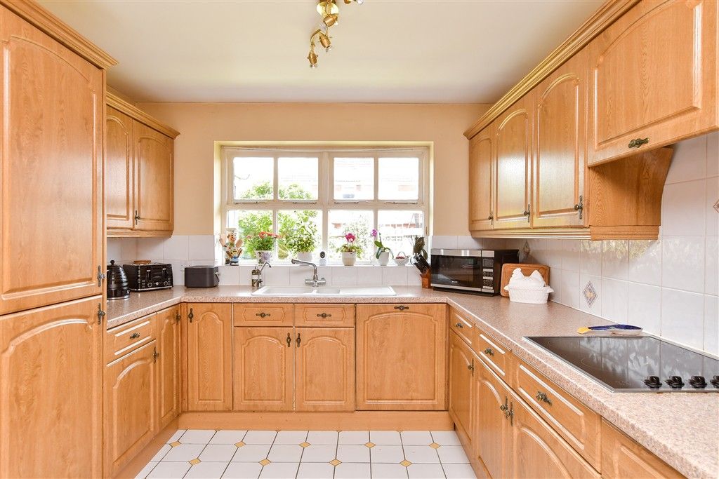 Property photo 3 of 13 Kitchen
