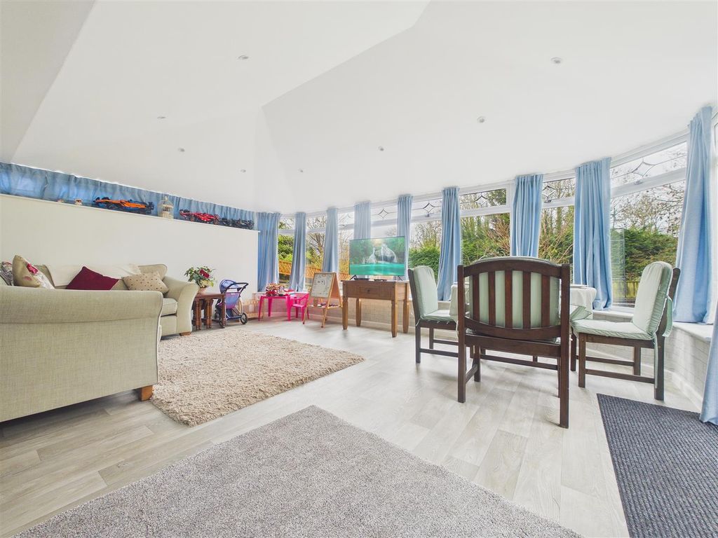 Property photo 3 of 29 Cam01407G0-Pr0111-Still011.Jpg