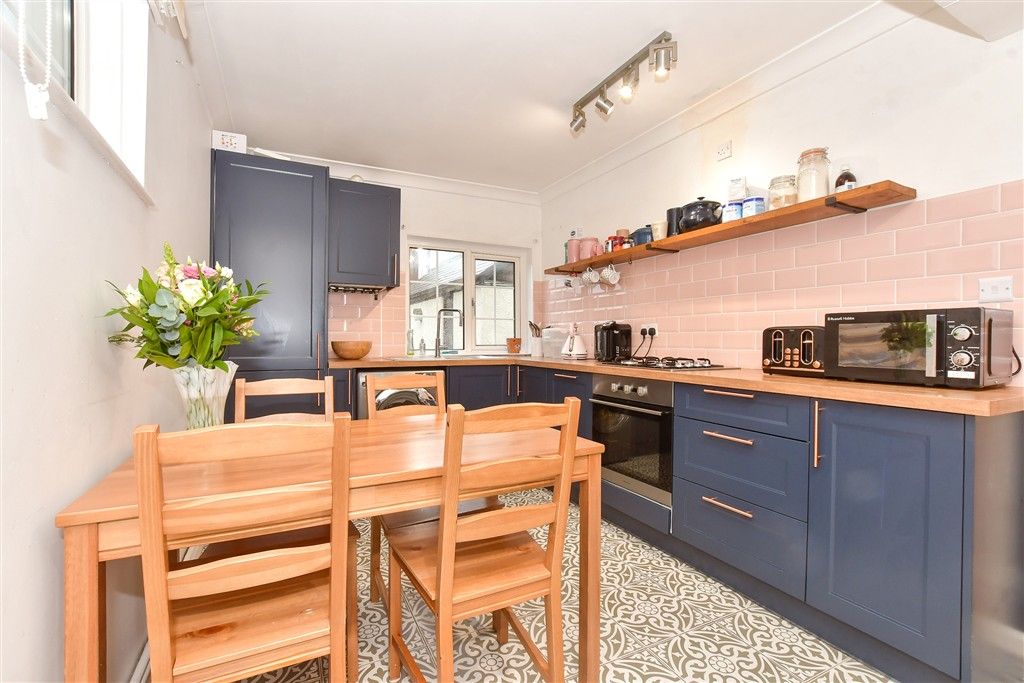 Property photo 3 of 12 Kitchen