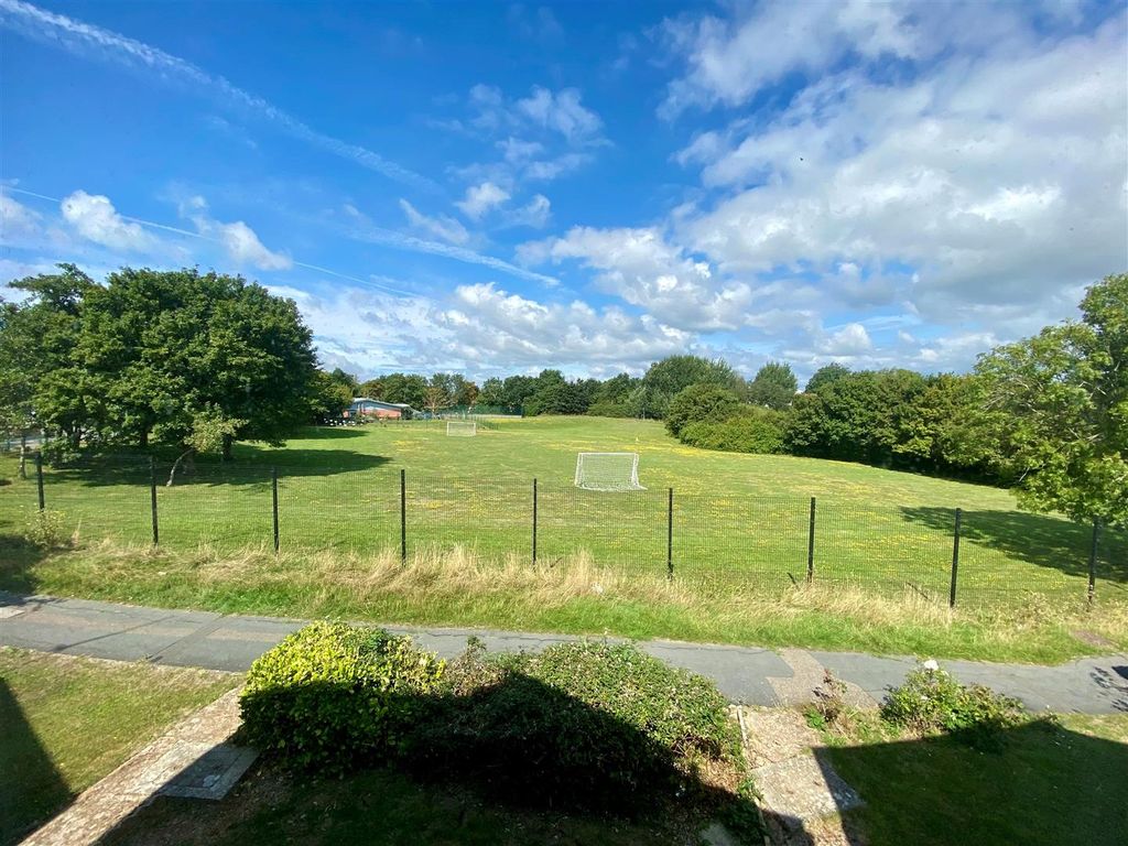 Property photo 2 of 13 11.Jpg