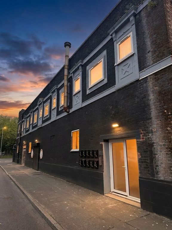 15 bed property to rentBidston Road, Liverpool L4