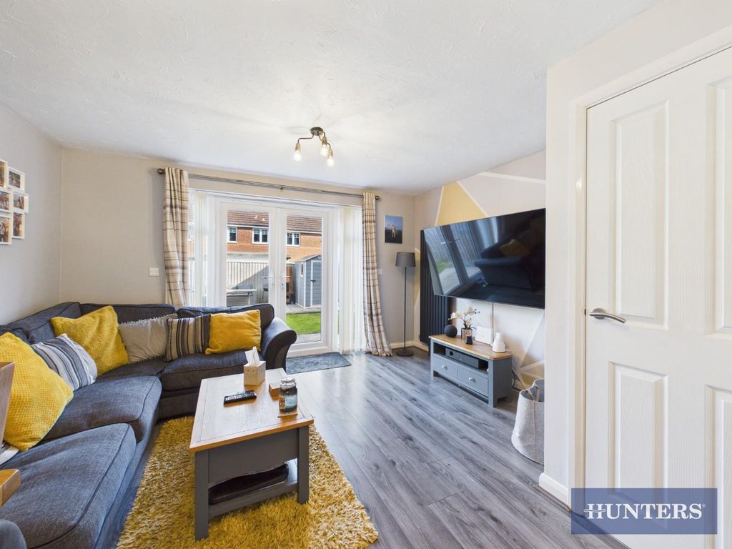 Property photo 2 of 17 Living Room