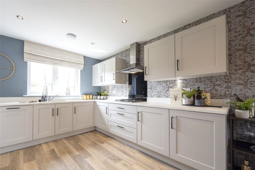 Property photo 2 of 11 Kitchen