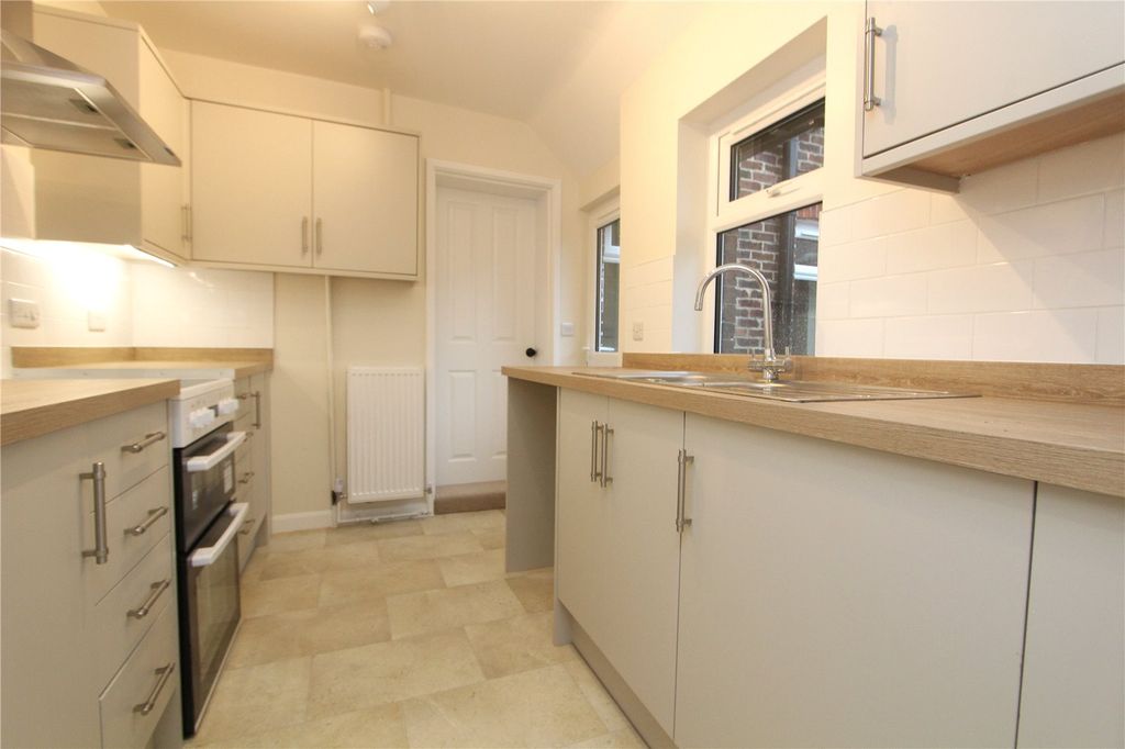 Property photo 3 of 11 Picture No. 02