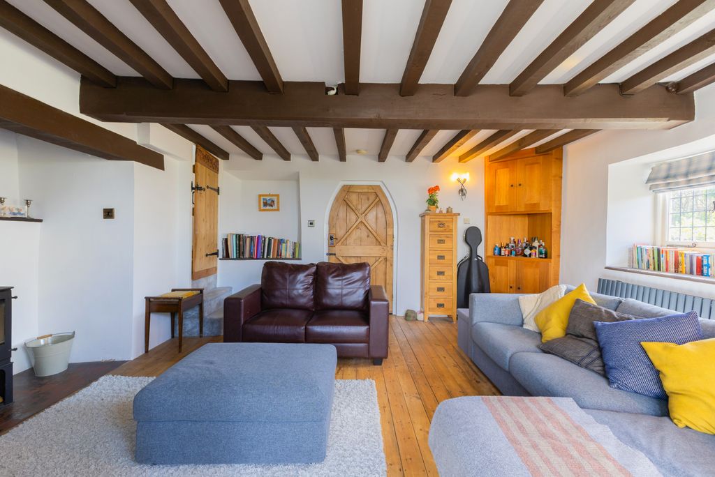 Property photo 2 of 18