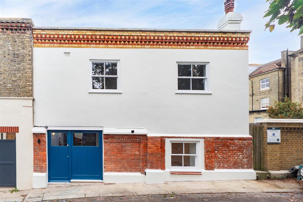 Property photo 1 of 15 Exterior