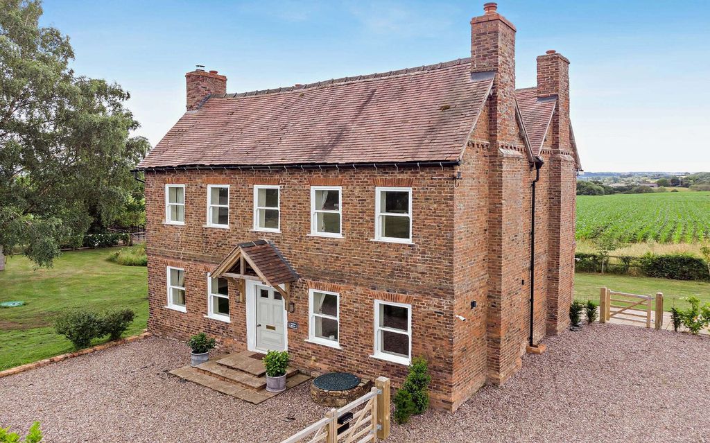 Property photo 3 of 33 Manor House